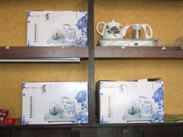 精美青花茶壶
